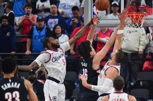 明天开拓者客场对阵湖人 杨瀚森将迎来生涯首次正式比赛背靠背