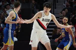 媒体人：即使杨瀚森做得不错 还是会被说不上进 黑子真的是疯癫了