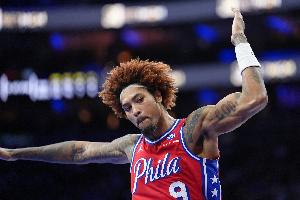 第一节单节22分！乌布雷出场33分钟 21中12砍29分3篮板