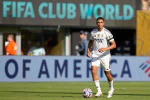 重回安菲尔德！每日电讯报：阿诺德即将迎接球迷冰火两重天的态度