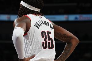 确实可以！罗威替补3中3拿到6分3板2助1断