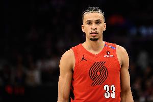 中规中矩！卡马拉13中5拿到14分7板2助2断