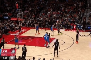 离了大谱！阿夫迪亚空位三分+突破对抗投篮不中 已经11中0了！