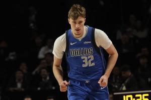 最后时刻有担当！弗拉格错失空位追平干拔 全场得到20分9板3断2帽